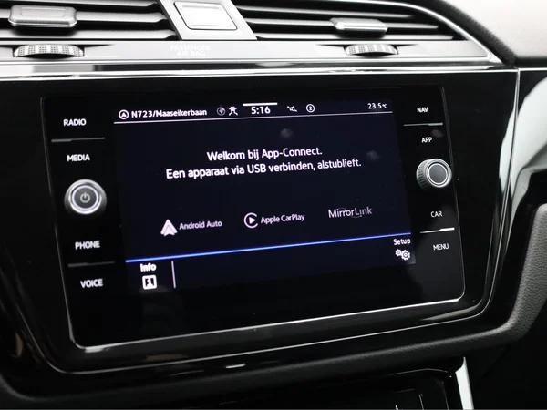 VOLKSWAGEN Touran (2023) — foto 15 van 23