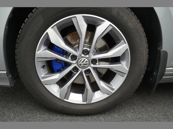 VOLKSWAGEN Passat GTE (2020) — foto 30 van 30