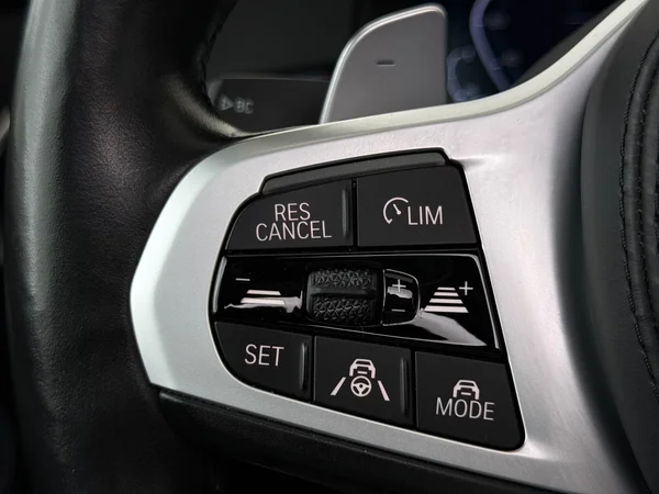 BMW 530 (2021) — foto 9 van 36