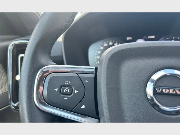 Volvo XC40 (2024) — foto 14 van 29