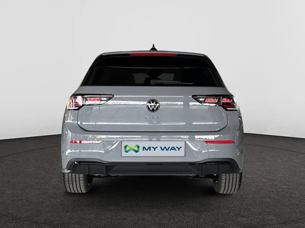 VOLKSWAGEN Golf VIII GTE (2025) — foto 4 van 24