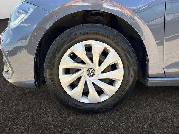 VOLKSWAGEN Polo (2023) — foto 13 van 21