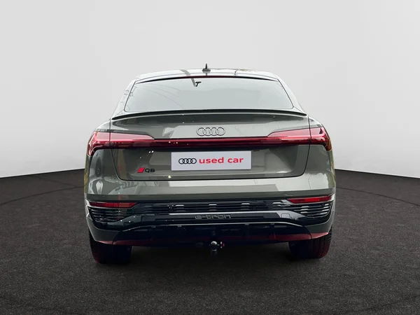 AUDI Q8 e-tron Sportback (2025) — foto 23 van 24