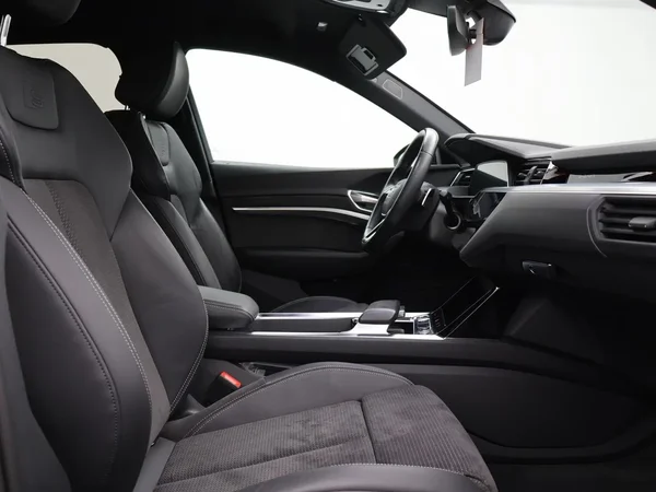 Audi e-tron (2021) — foto 2 van 27