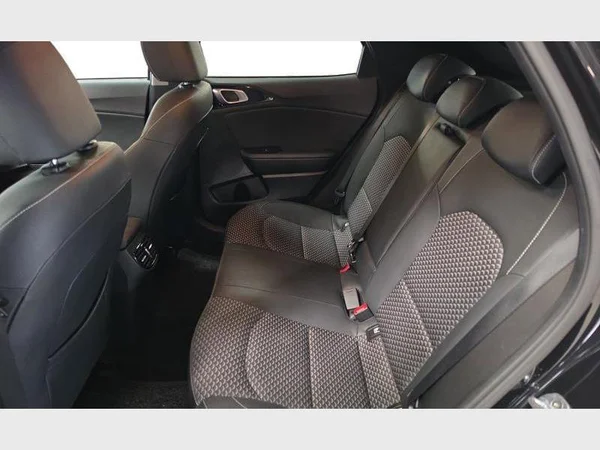 Kia XCEED (2022) — foto 4 van 33