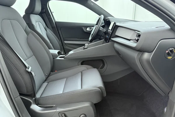POLESTAR Polestar 2 (2025) — foto 14 van 16