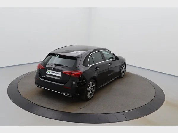 MERCEDES-BENZ A 200 (2024) — foto 12 van 25