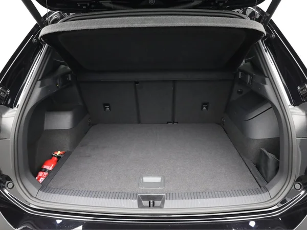 VOLKSWAGEN Tiguan (2024) — foto 16 van 24