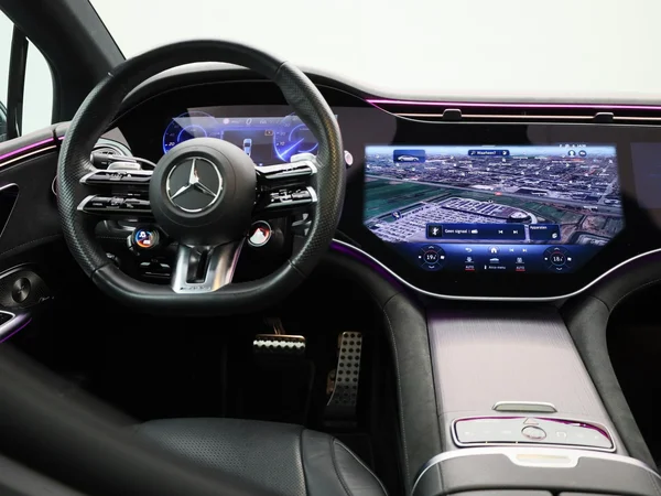 Mercedes-Benz EQE (2022) — foto 67 van 72