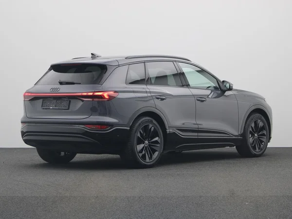 AUDI Q6 e-tron (2026) — foto 12 van 27
