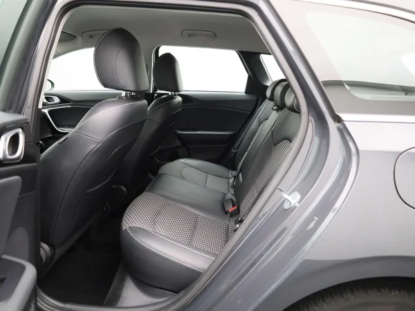 Kia Ceed Sportswagon (2023) — foto 2 van 41