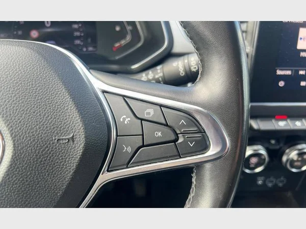 Renault CAPTUR (2020) — foto 10 van 32