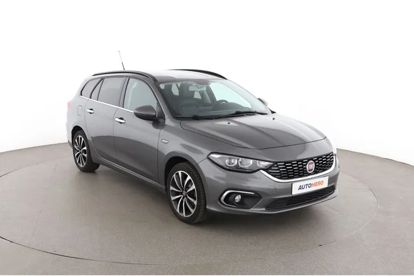 Fiat Tipo (2017) — foto 14 van 16
