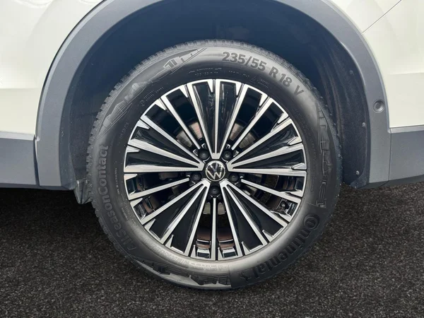 VOLKSWAGEN Tiguan (2024) — foto 20 van 24