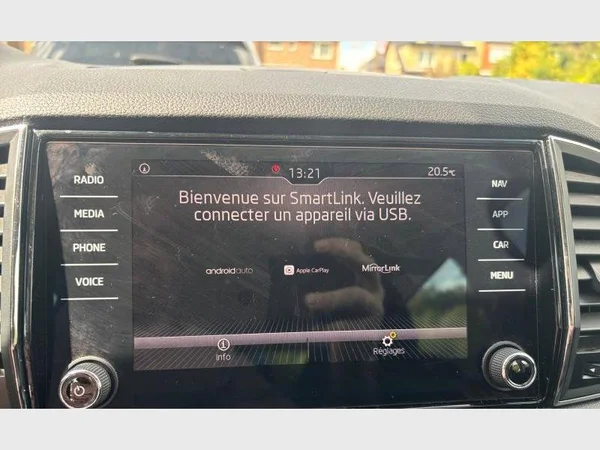 Skoda Karoq (2020) — foto 9 van 27