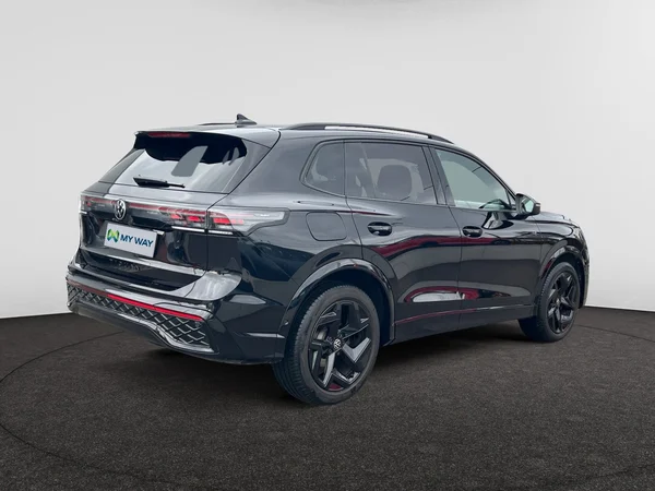 VOLKSWAGEN Tiguan (2024) — foto 8 van 14
