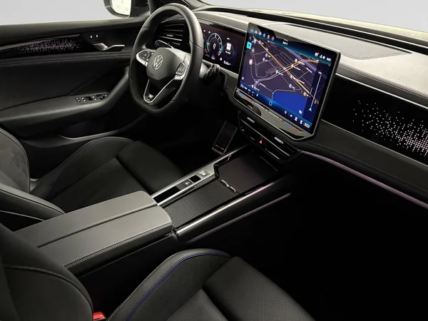 VOLKSWAGEN Passat Variant eHybrid (PHEV) (2026) — foto 13 van 15