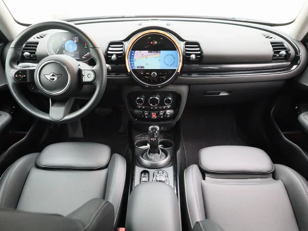 MINI Clubman (2023) — foto 2 van 32