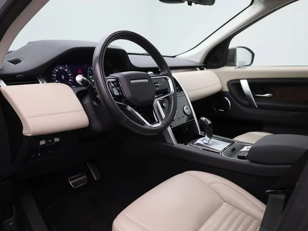 Land Rover Discovery Sport (2021) — foto 31 van 50