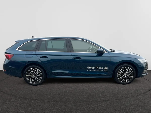SKODA Octavia Combi (2024) — foto 2 van 24