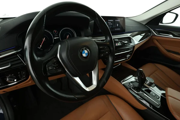 BMW 5-serie (2017) — foto 2 van 16