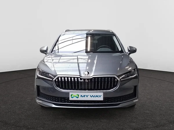 SKODA Superb Combi (2024) — foto 12 van 15