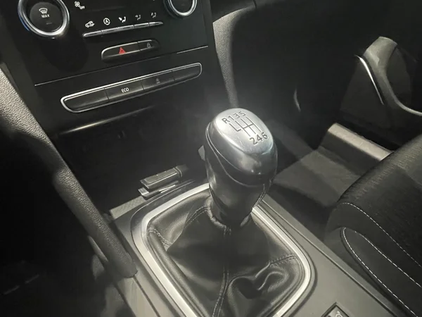 Renault Mégane Grand Tour (2018) — foto 14 van 24