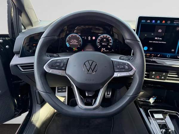VOLKSWAGEN Golf VIII (2025) — foto 18 van 25