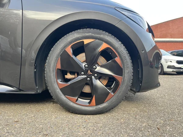 CUPRA Born (2024) — foto 7 van 30