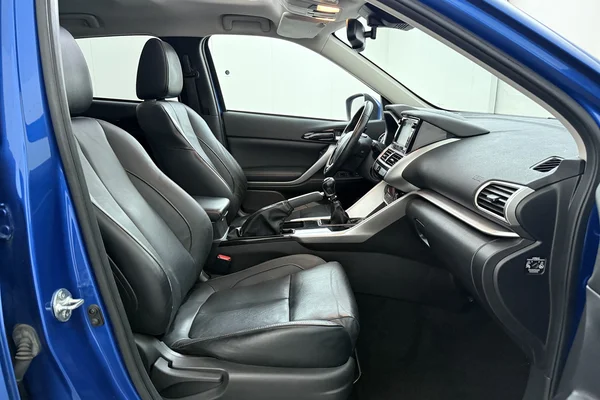 Mitsubishi Eclipse Cross (2019) — foto 27 van 29