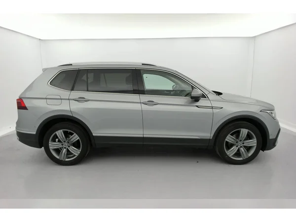 VOLKSWAGEN Tiguan Allspace (2021) — foto 31 van 36