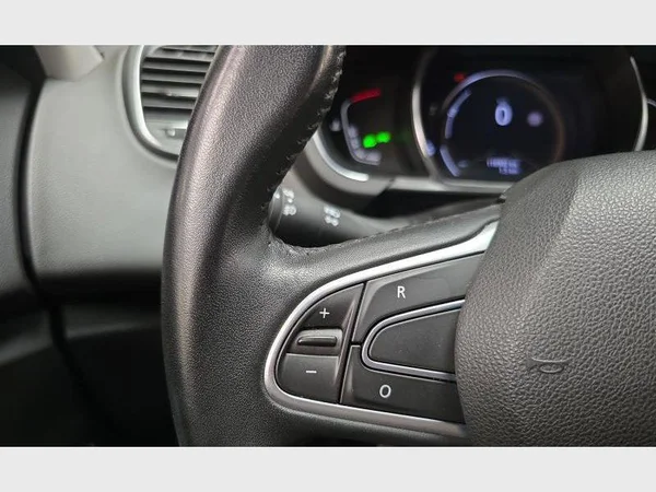 Renault Grand Scénic (2019) — foto 7 van 27