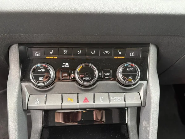 SKODA Karoq (2026) — foto 9 van 24