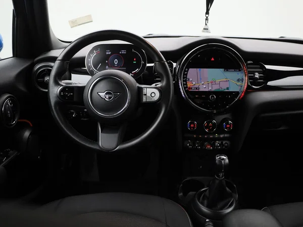 MINI One (2022) — foto 37 van 39