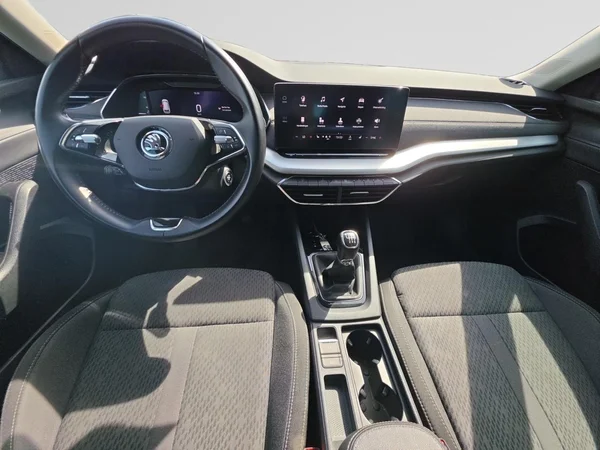 SKODA Octavia Combi (2021) — foto 2 van 24