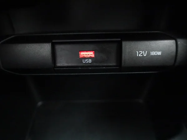 Kia Picanto (2021) — foto 17 van 36