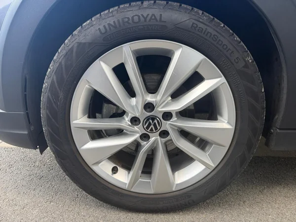 VOLKSWAGEN Taigo (2024) — foto 4 van 20