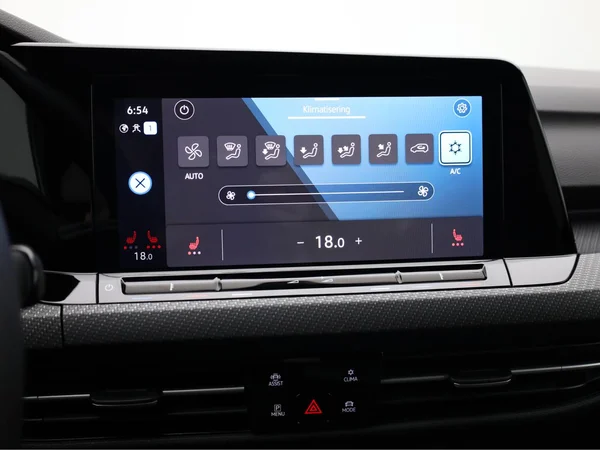 VOLKSWAGEN Golf VIII SW (2024) — foto 10 van 22