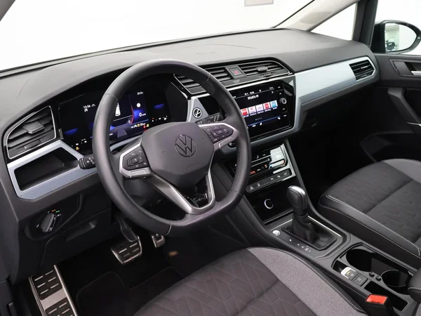 VOLKSWAGEN Touran (2025) — foto 30 van 31