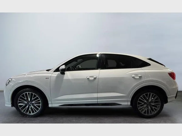 Audi Q3 Sportback (2020) — foto 22 van 27