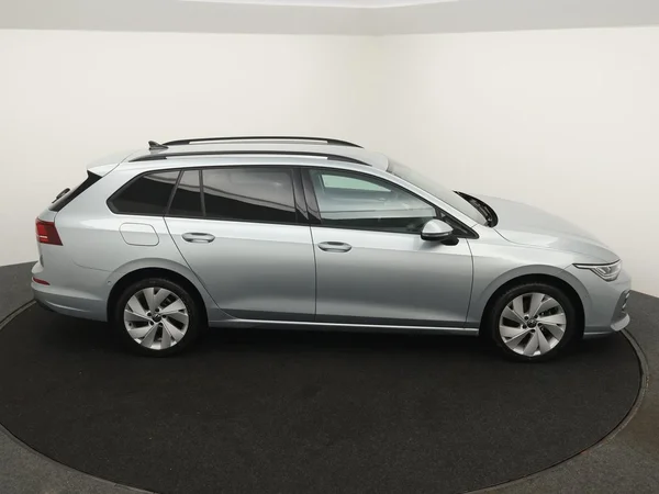 VOLKSWAGEN Golf VIII SW (2025) — foto 23 van 32