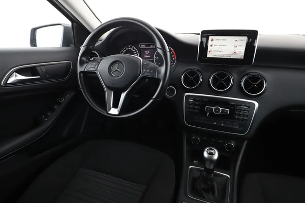 Mercedes-Benz A-Klasse (2015) — foto 4 van 16