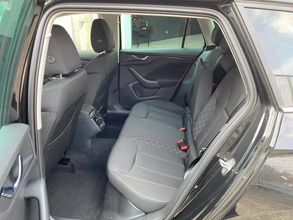 SKODA Kamiq (2023) — foto 4 van 17