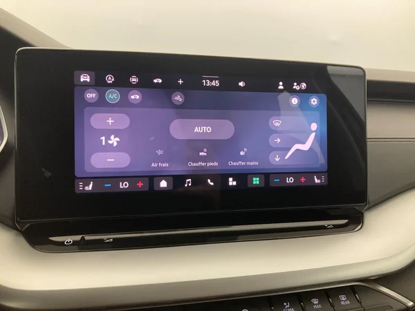 SKODA Octavia Combi (2025) — foto 4 van 36