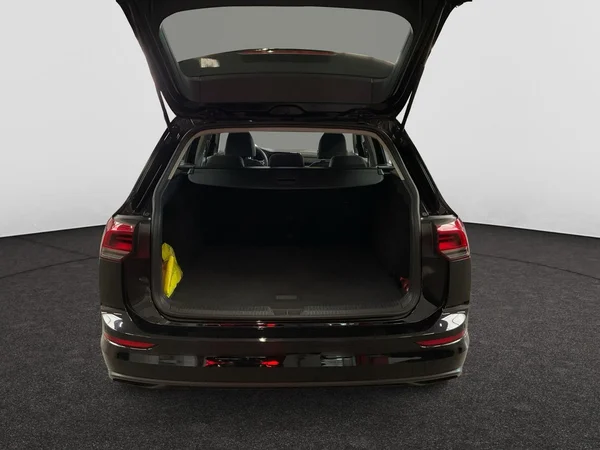 VOLKSWAGEN Golf VIII SW (2023) — foto 13 van 22