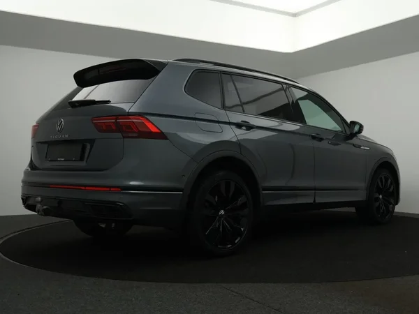 Volkswagen Tiguan Allspace (2024) — foto 33 van 35