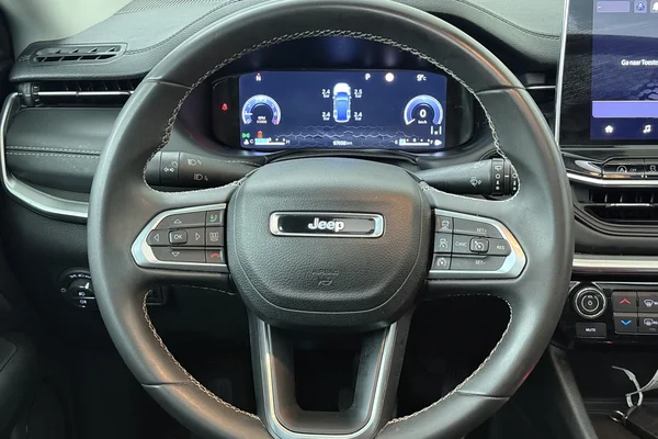 Jeep Compass (2021) — foto 2 van 22