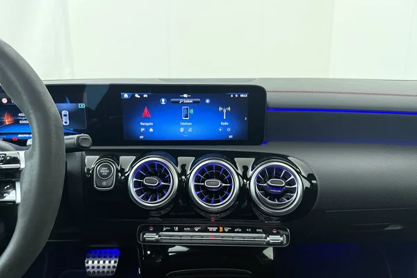 Mercedes-Benz CLA Coupe AMG (C118) (2024) — foto 3 van 20