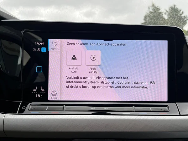 VOLKSWAGEN Golf VIII SW (2024) — foto 6 van 22