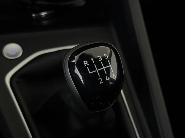 VOLKSWAGEN Golf Variant (2025) — foto 4 van 29